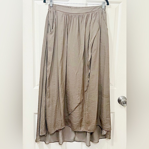 Lisa rinna Charmeuse crinkle maxi boho Skirt Size Small - Picture 4 of 6